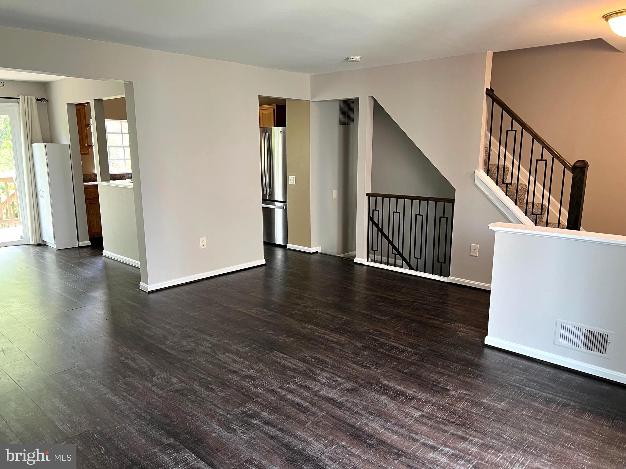 CARROLL PARK MANOR - Residential Lease