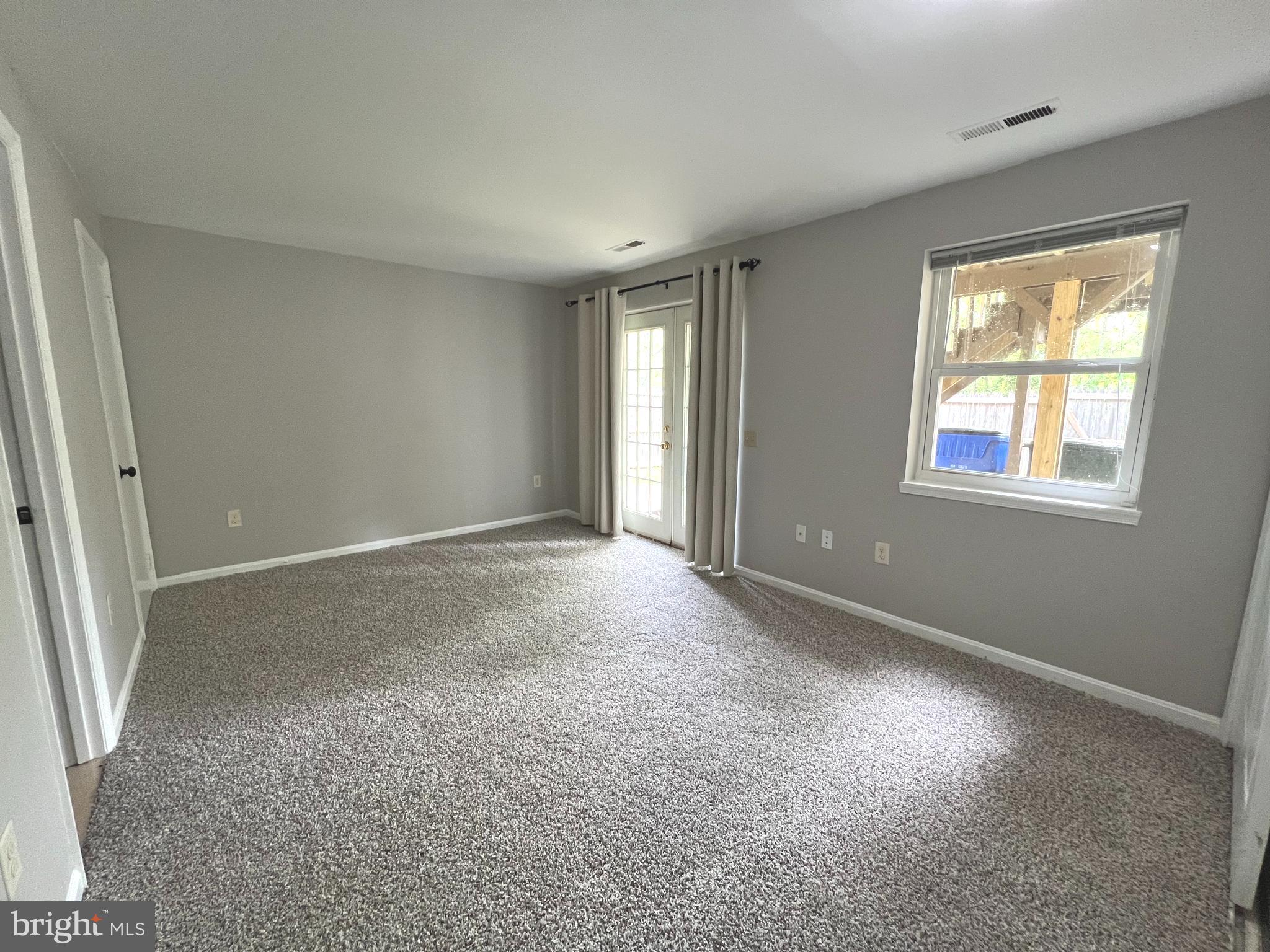 CARROLL PARK MANOR - Residential Lease