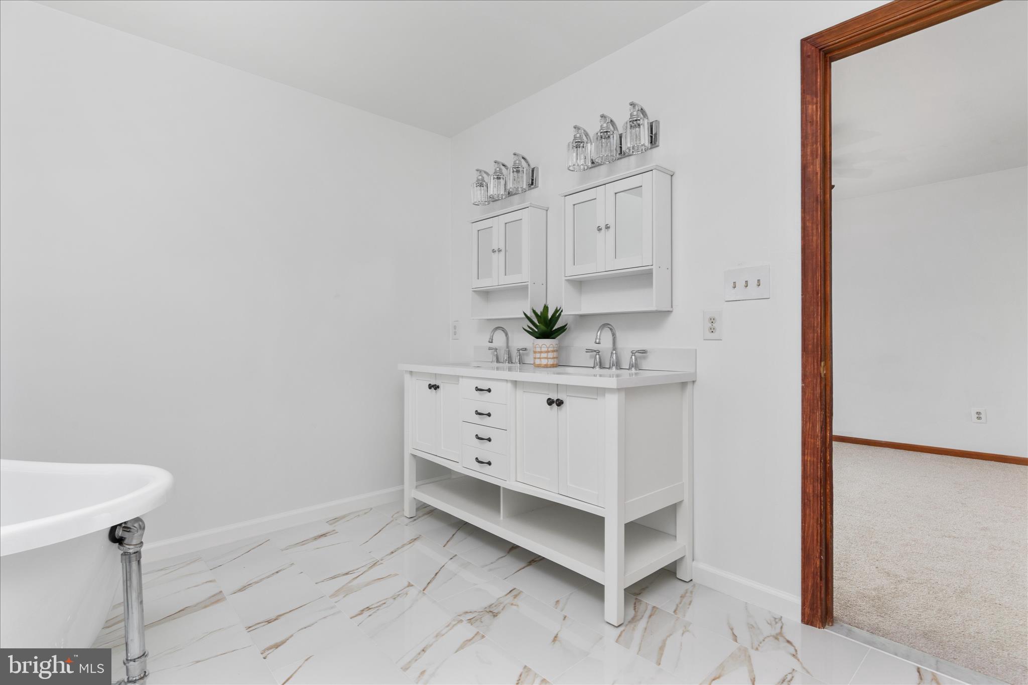 POMPS FARM ESTATES - Residential