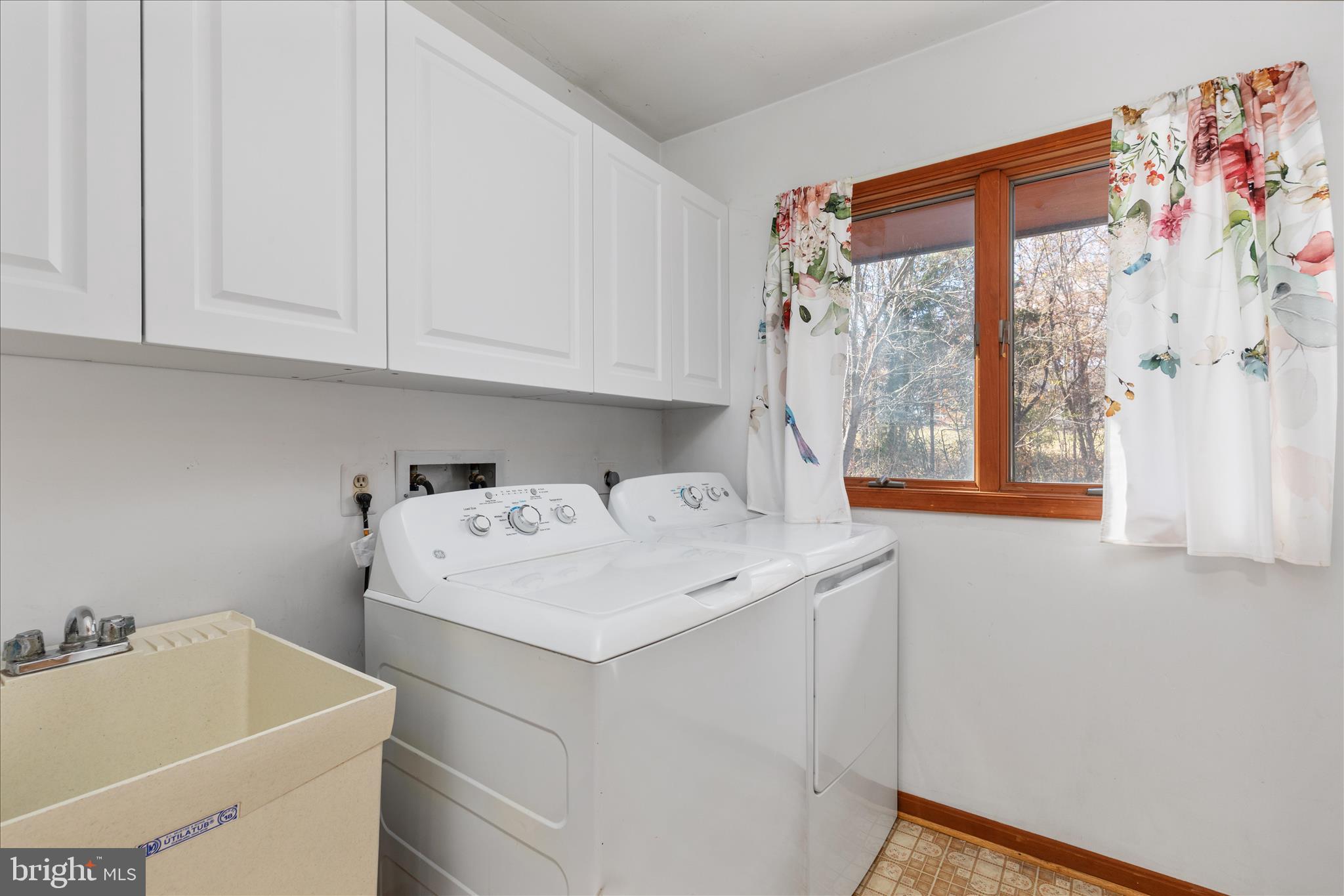 POMPS FARM ESTATES - Residential