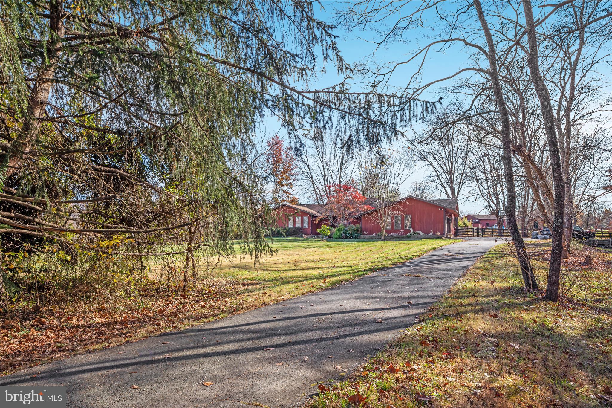 POMPS FARM ESTATES - Residential