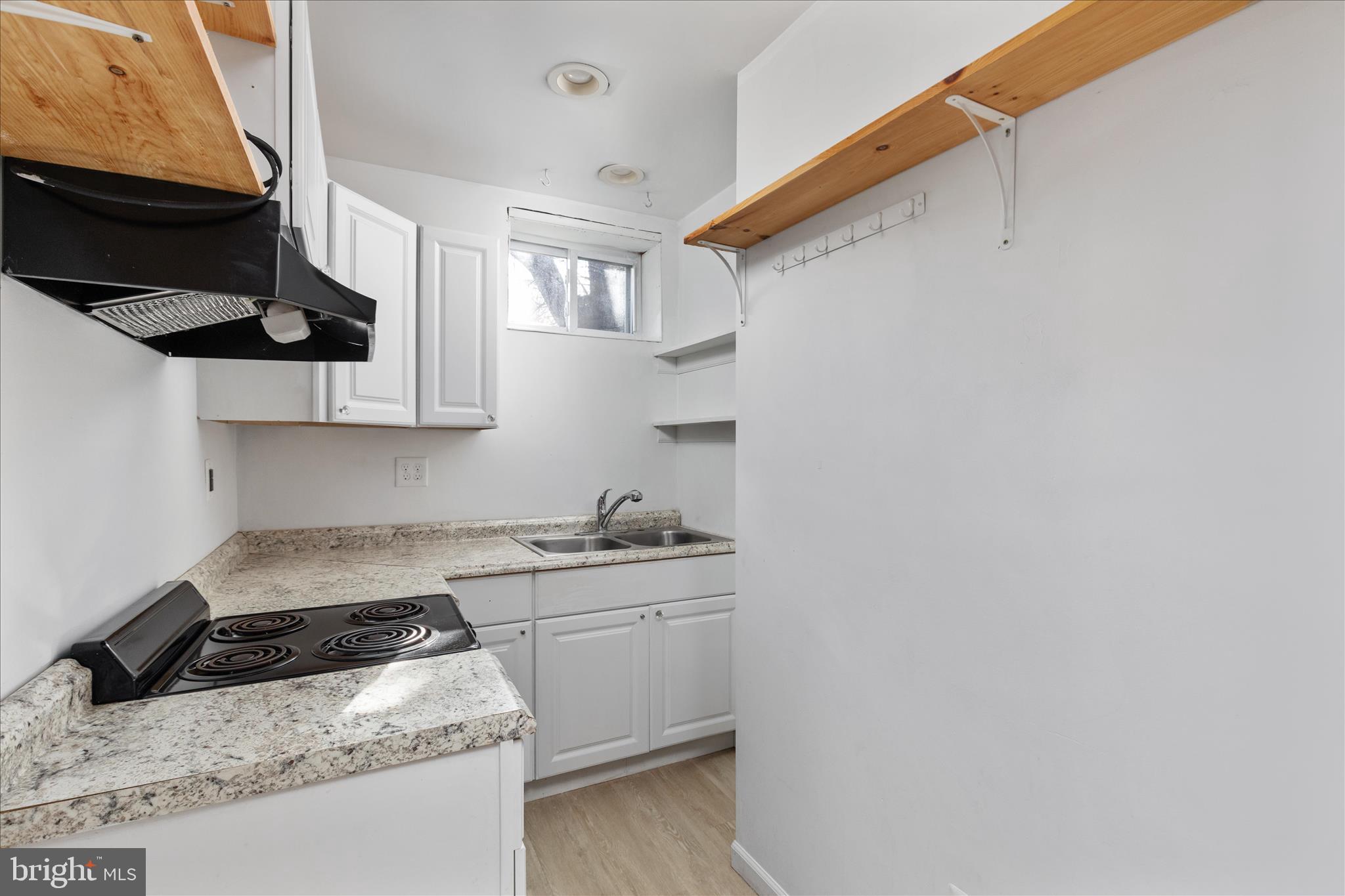 POMPS FARM ESTATES - Residential