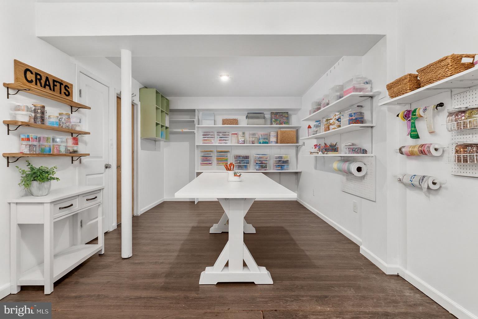 POMPS FARM ESTATES - Residential