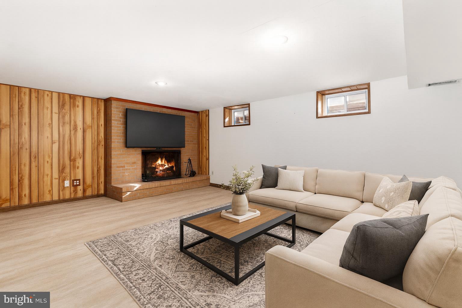 POMPS FARM ESTATES - Residential