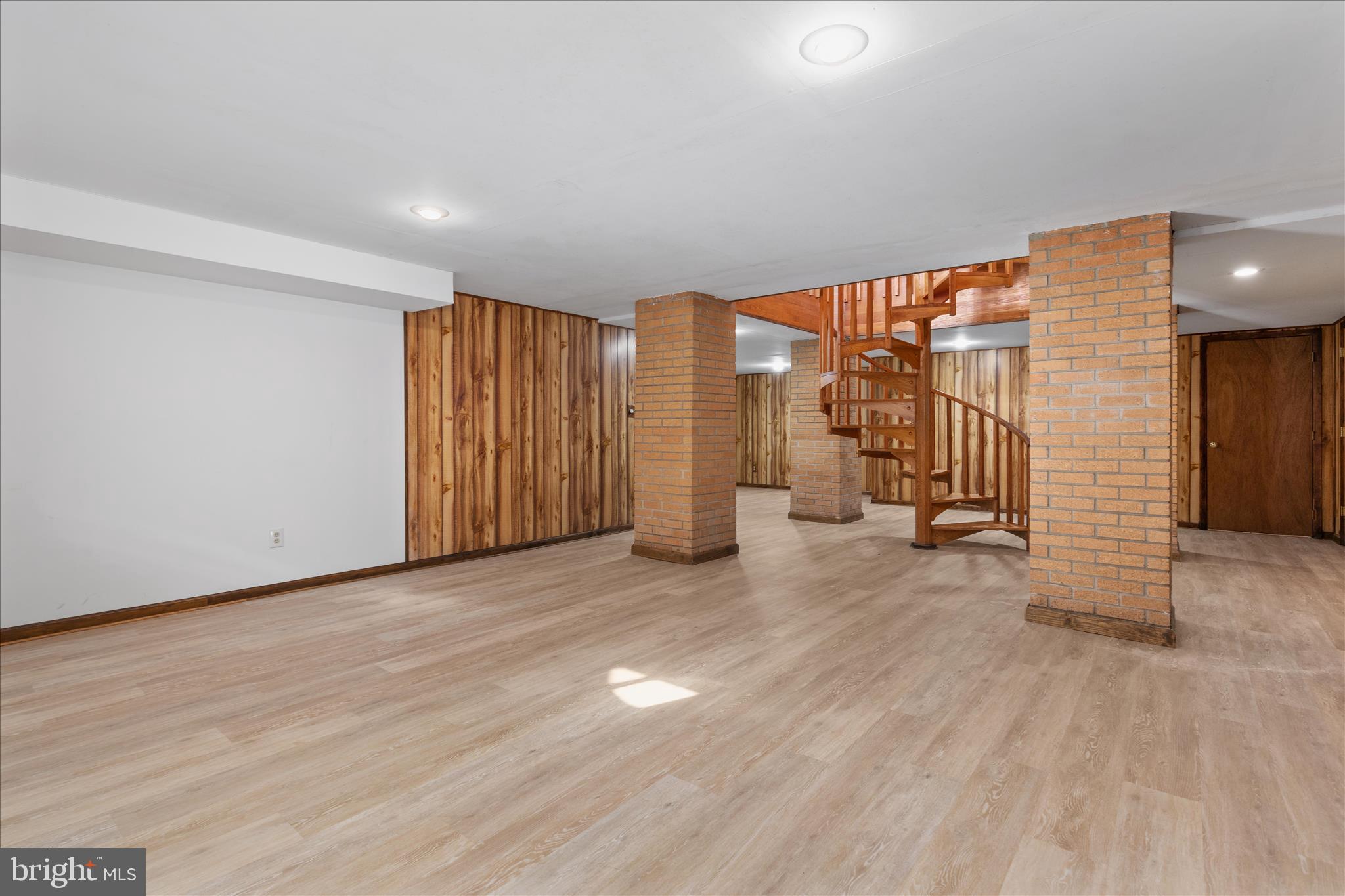 POMPS FARM ESTATES - Residential