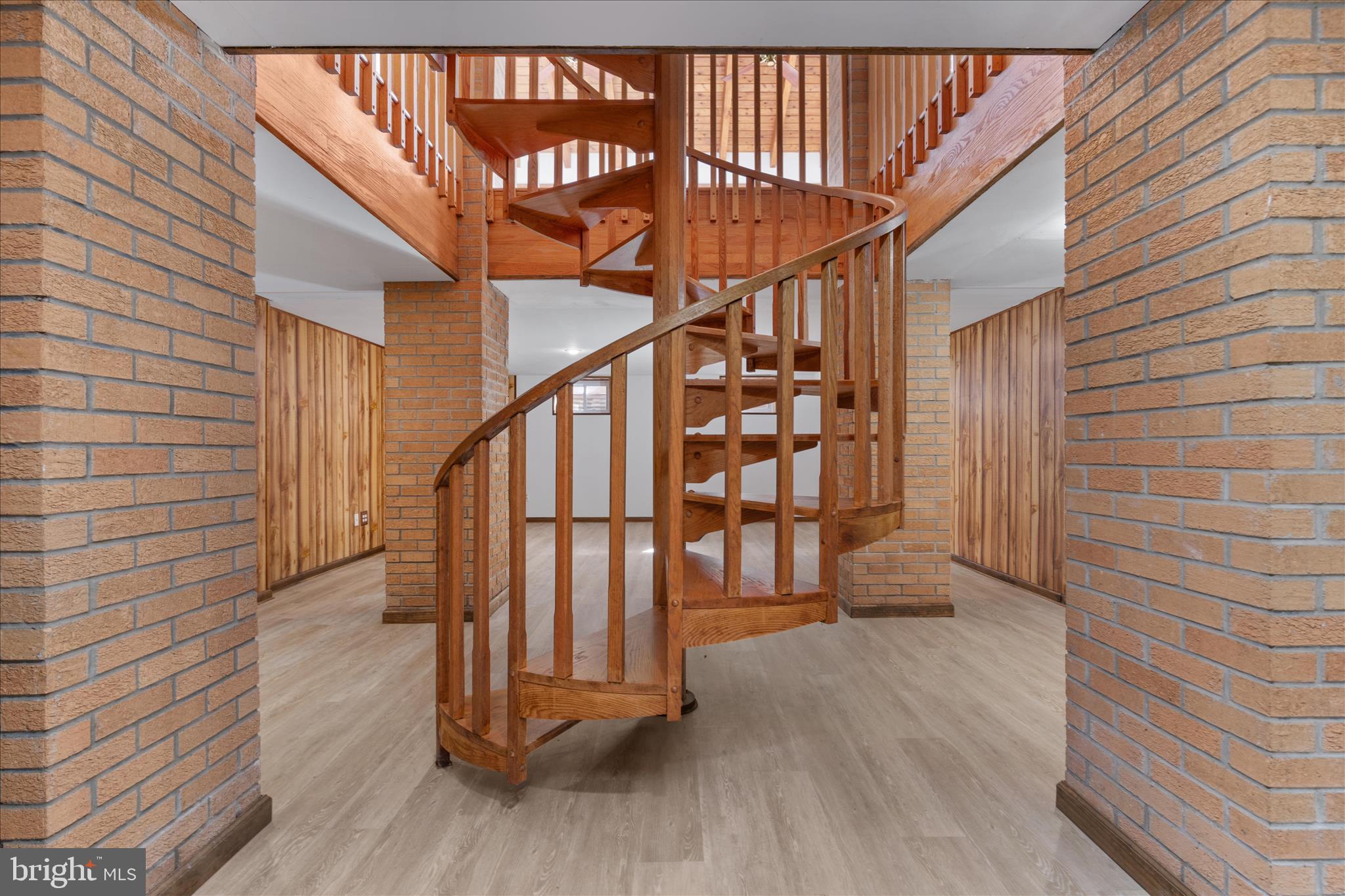 POMPS FARM ESTATES - Residential