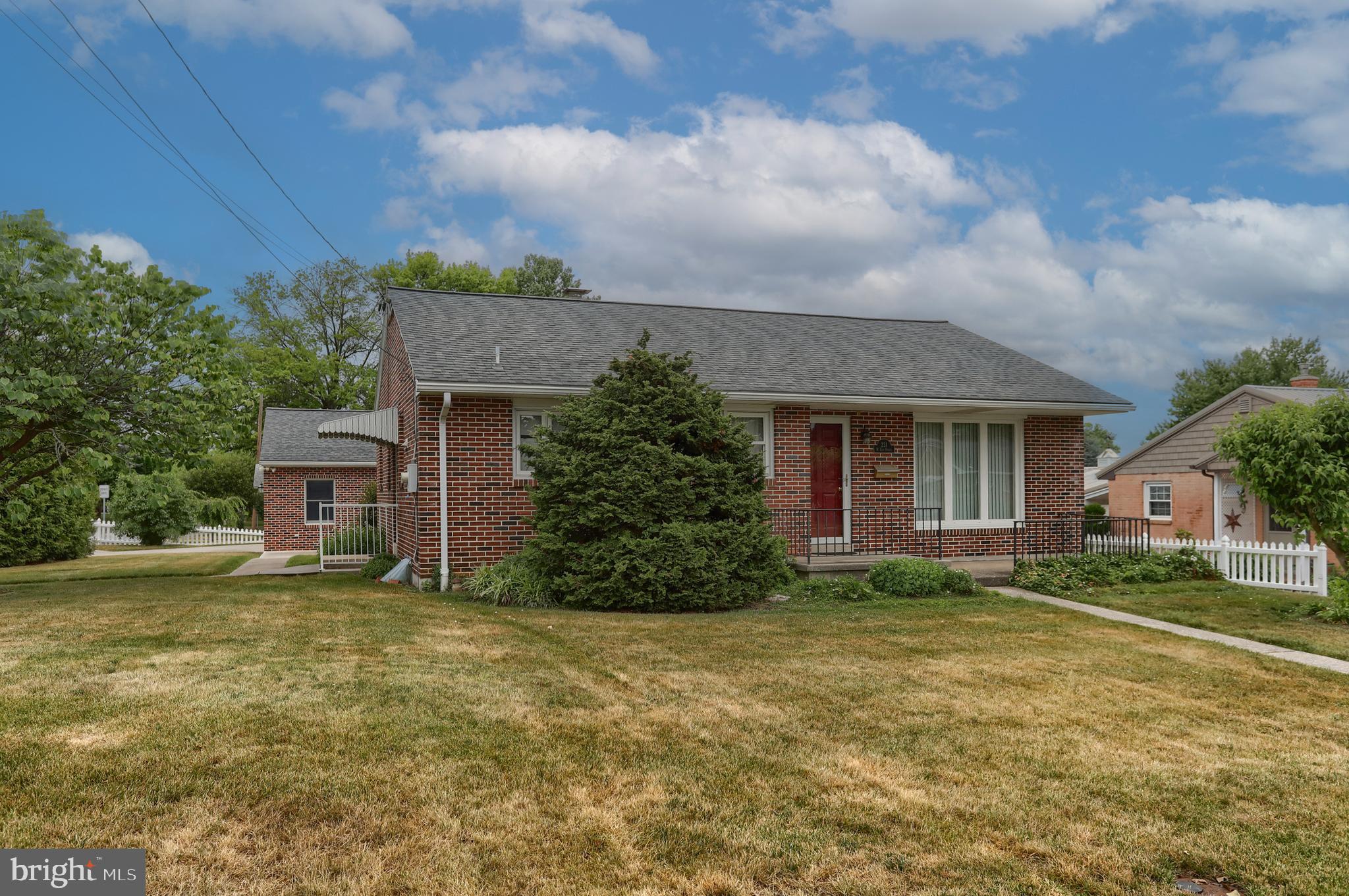 231 W ELM STREET