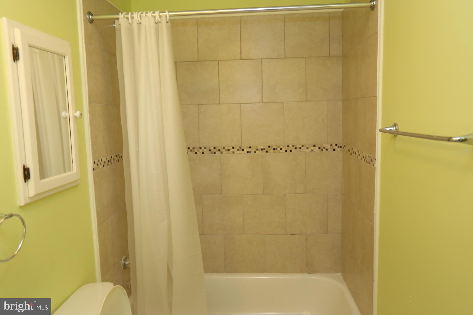 HIGHLANDTOWN - Residential Lease