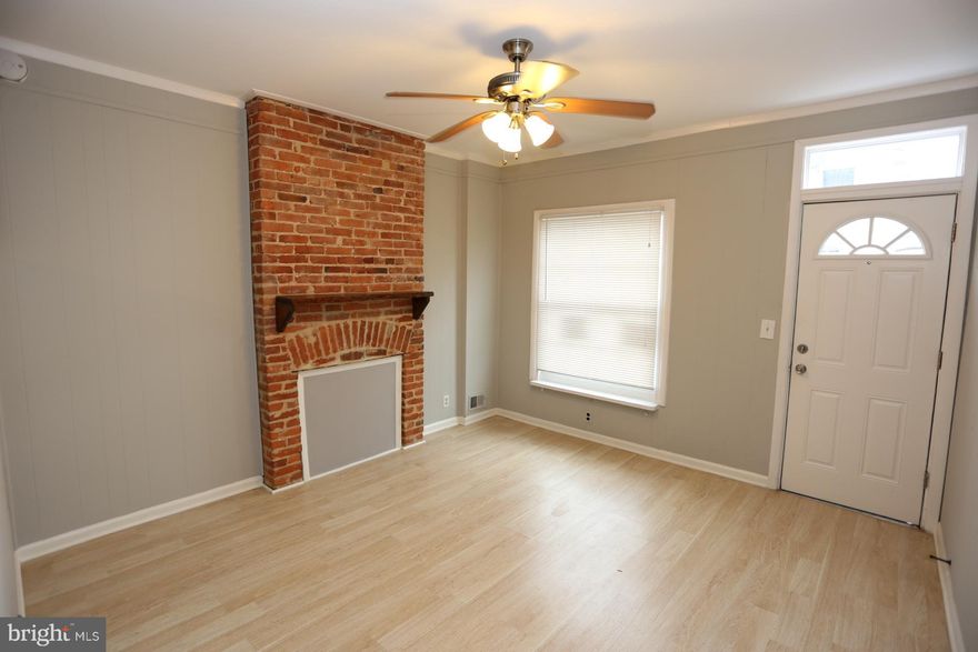 Very cute 2 bedroom 1 bath home for rent in Highland Town area.  It has living room with decorative fireplace with mantel .  There is a nice rear courtyard, an open kitchen,  and an updated bathroom.  Make an appt. today.