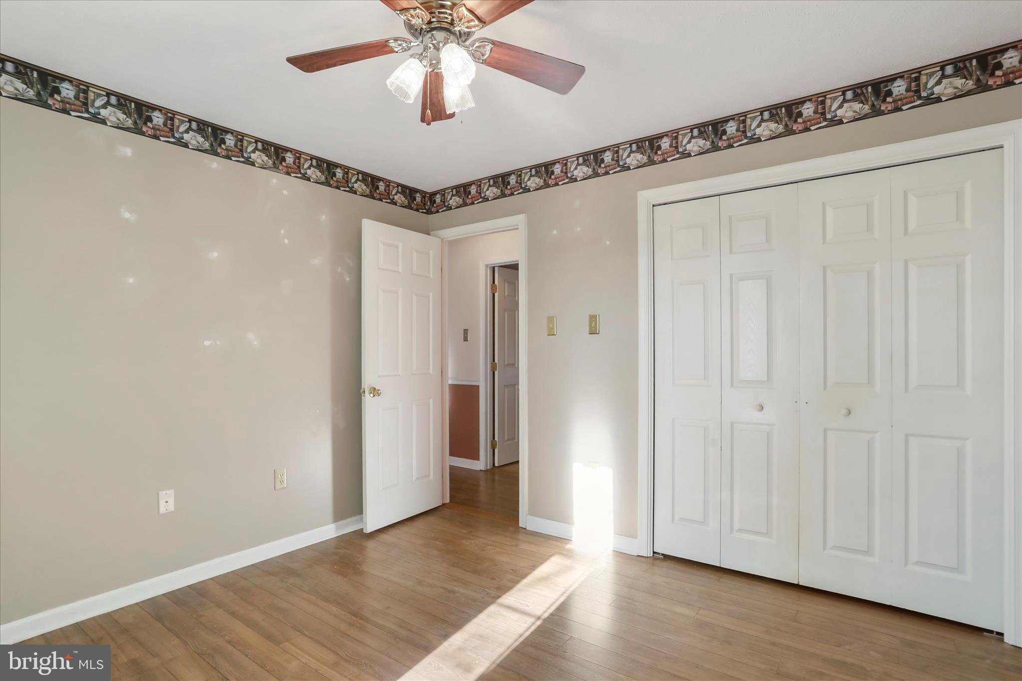 LAUREL RIDGE - Residential