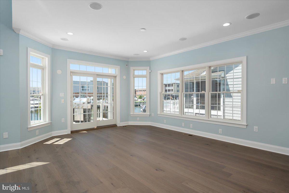 HERON HARBOUR - Residential