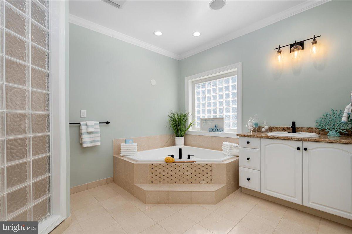 HERON HARBOUR - Residential