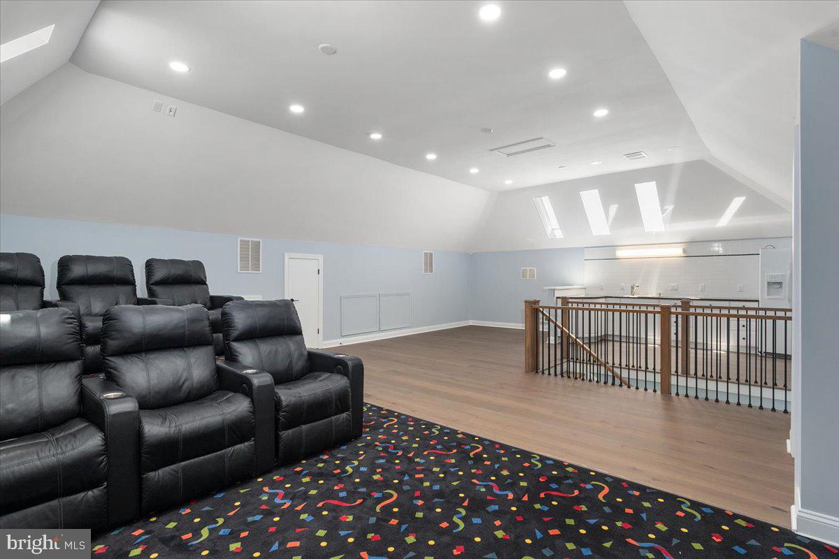 HERON HARBOUR - Residential