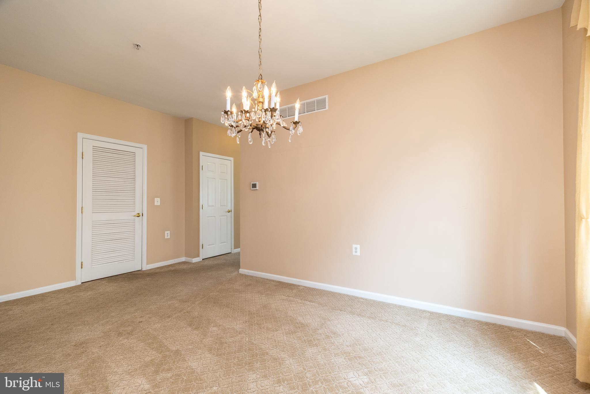 HERITAGE CR ESTS - Residential