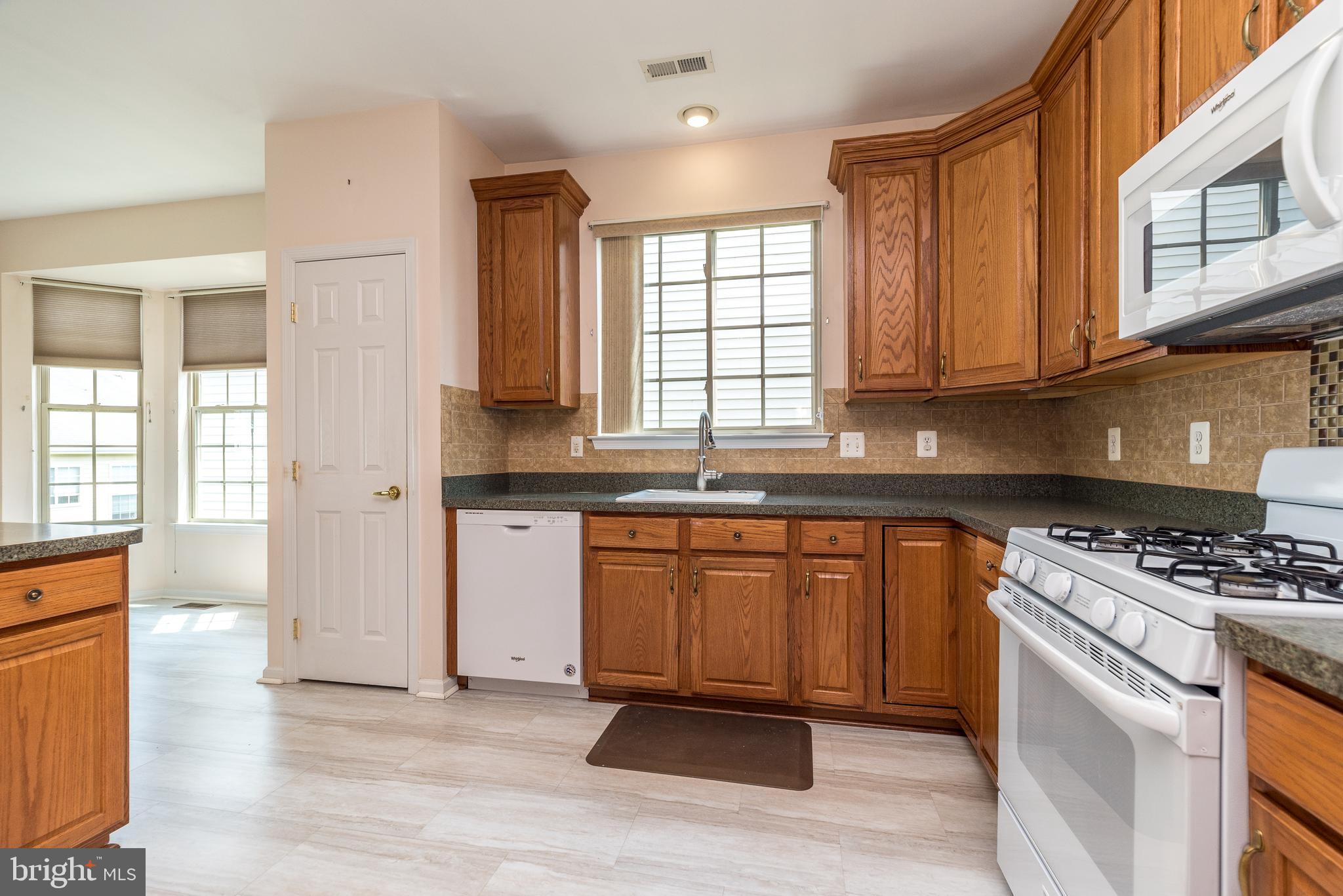 HERITAGE CR ESTS - Residential