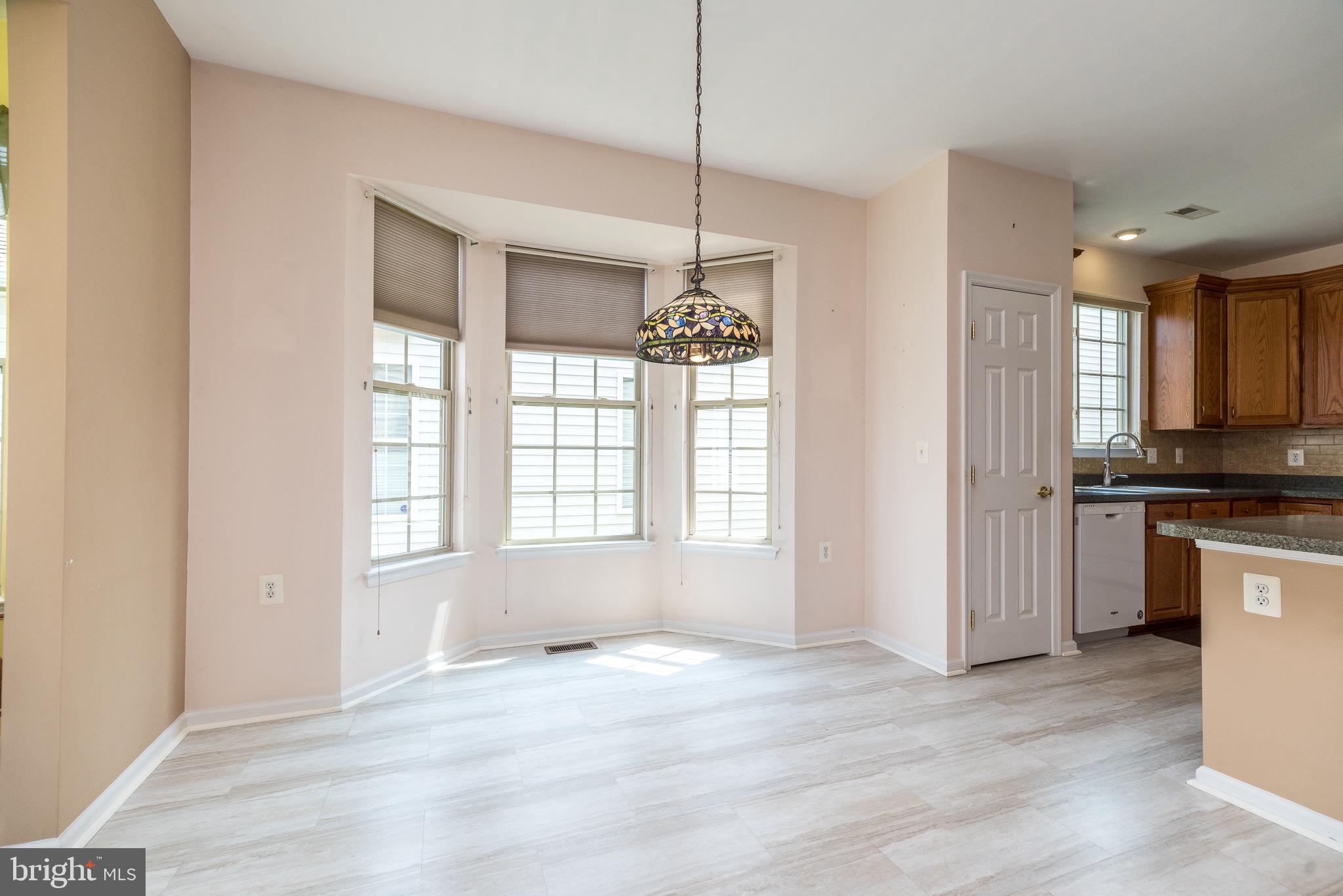 HERITAGE CR ESTS - Residential