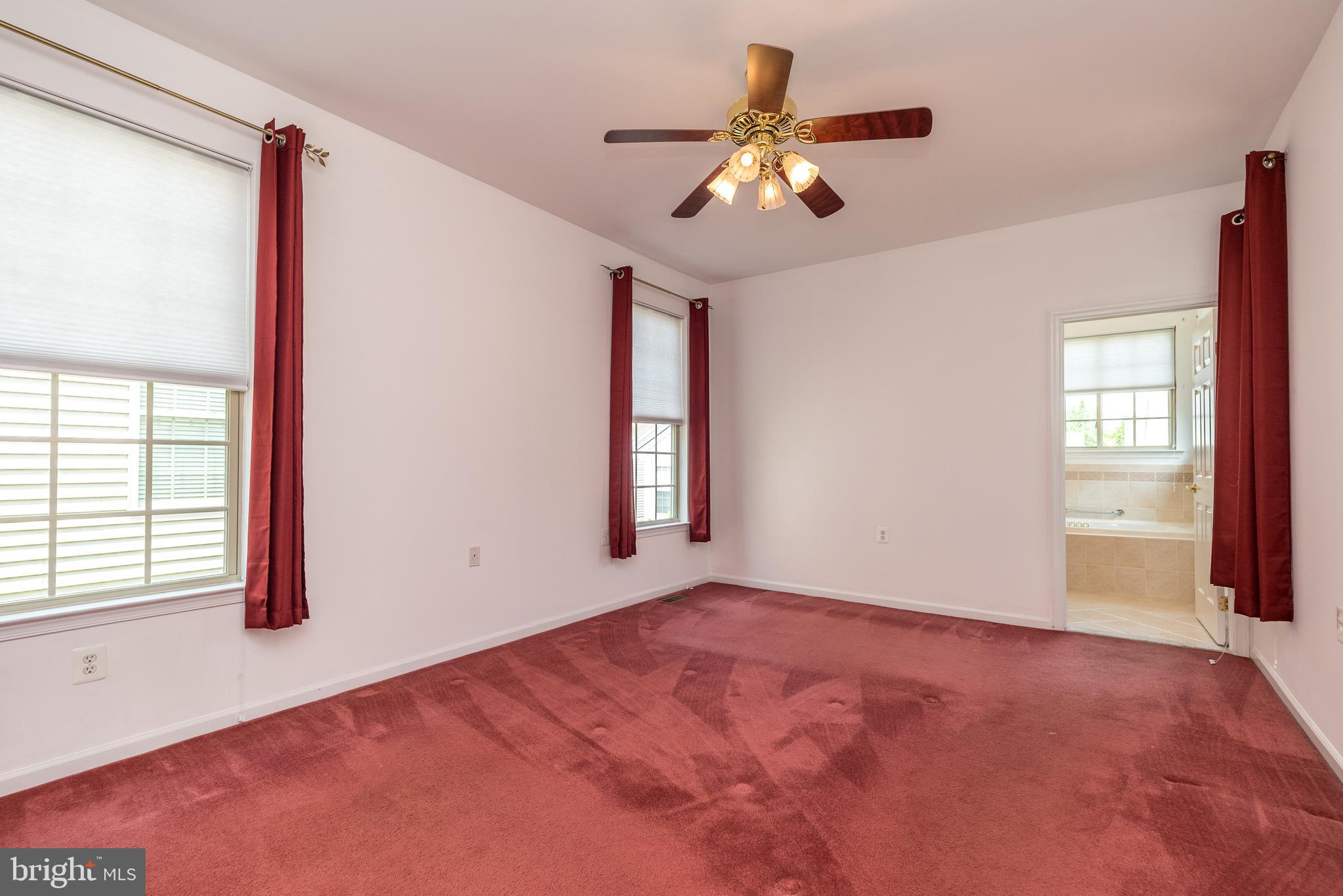 HERITAGE CR ESTS - Residential