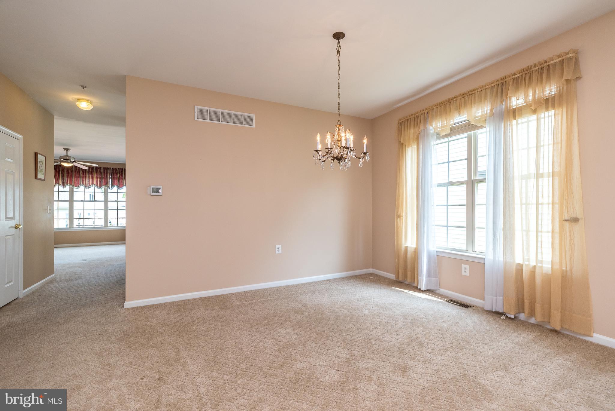 HERITAGE CR ESTS - Residential