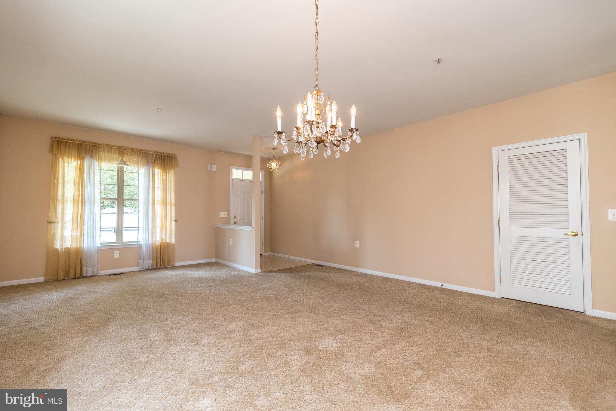 HERITAGE CR ESTS - Residential