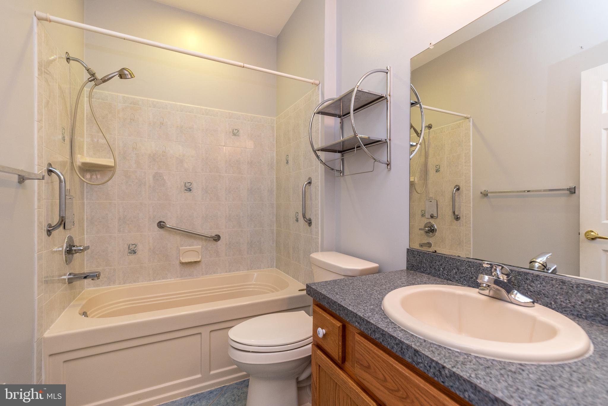 HERITAGE CR ESTS - Residential