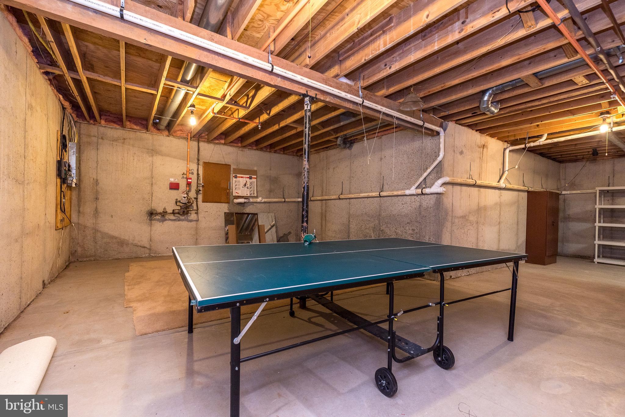 HERITAGE CR ESTS - Residential