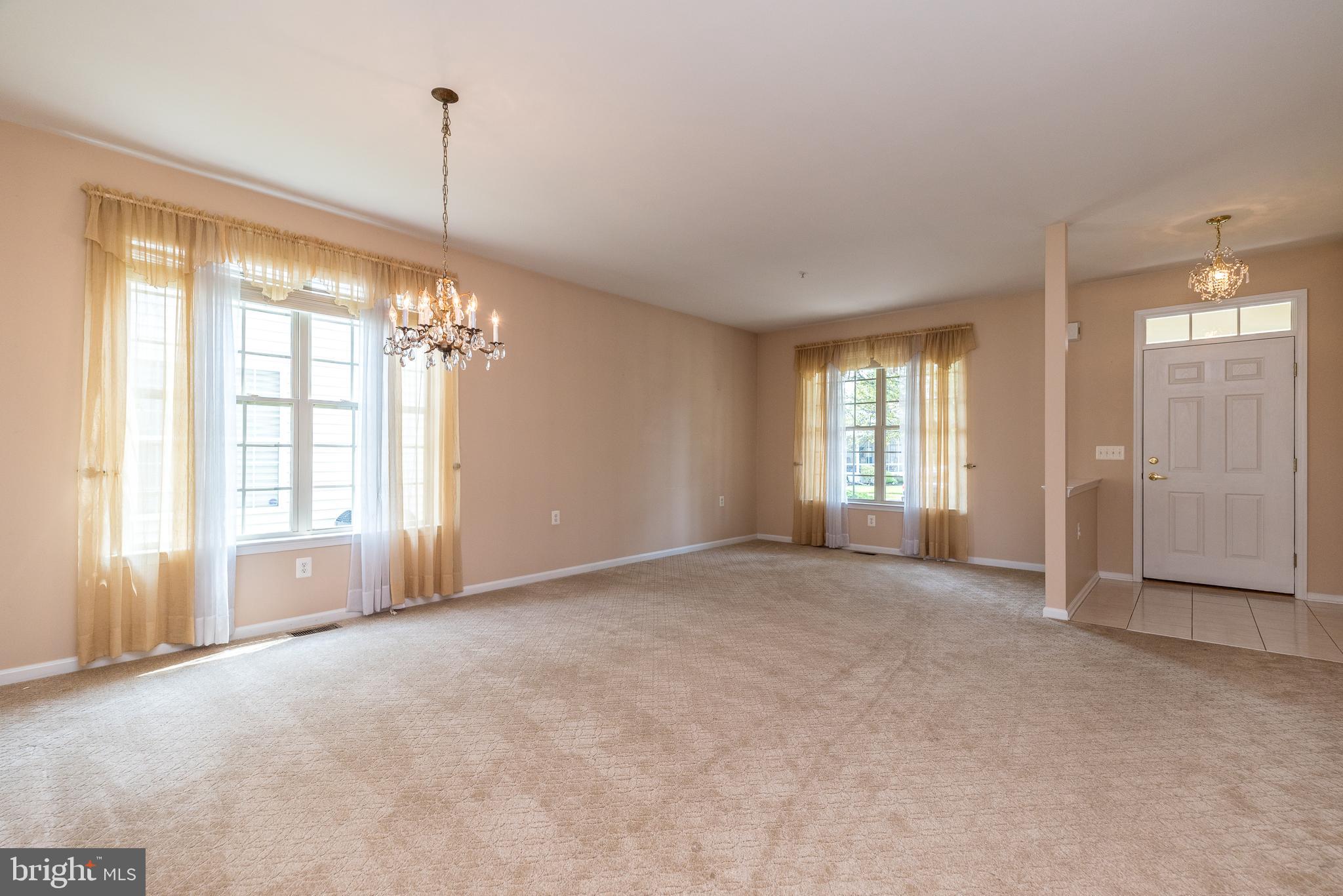 HERITAGE CR ESTS - Residential