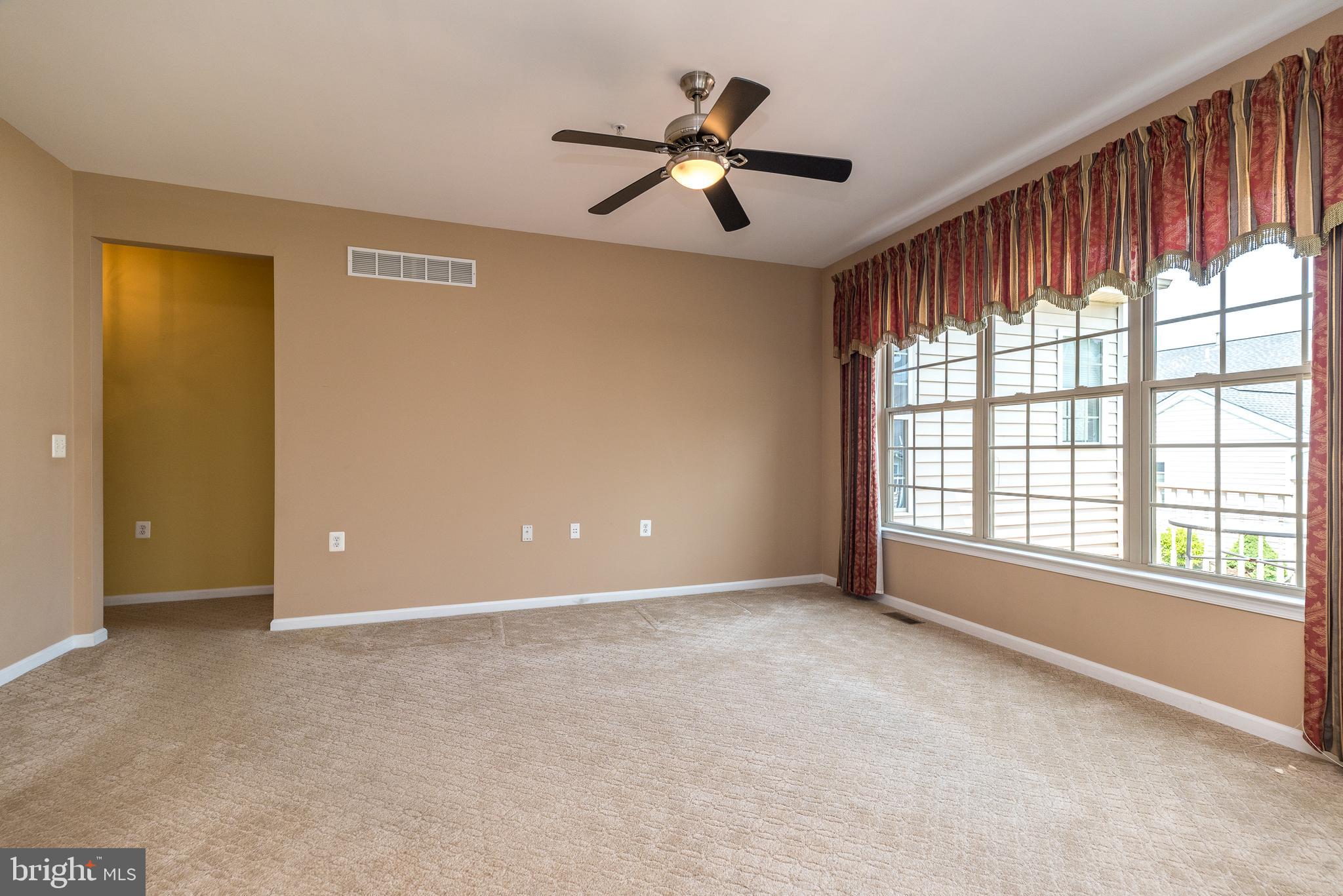 HERITAGE CR ESTS - Residential