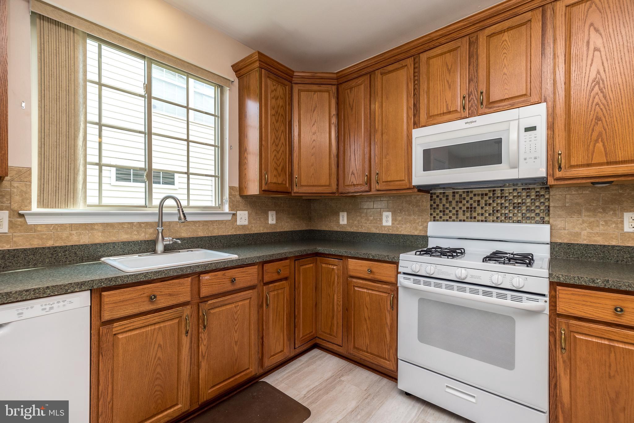 HERITAGE CR ESTS - Residential