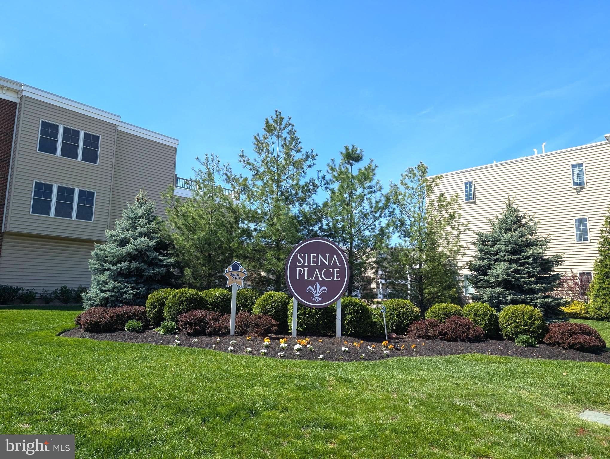 SIENA PLACE - Residential