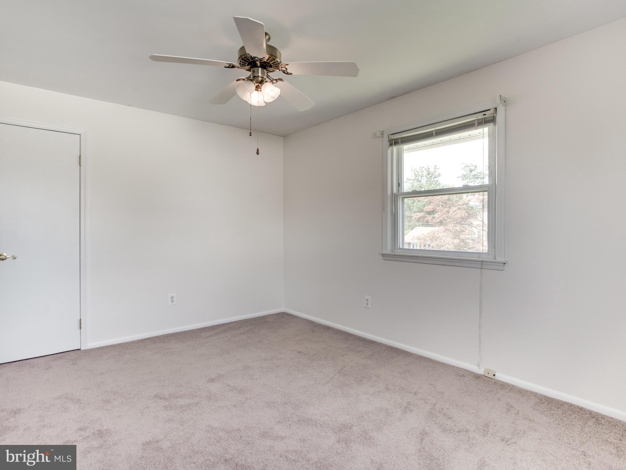 CALVERTON - Residential