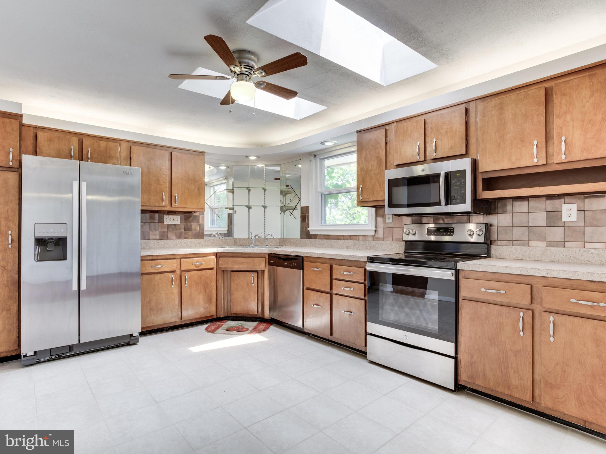 CALVERTON - Residential