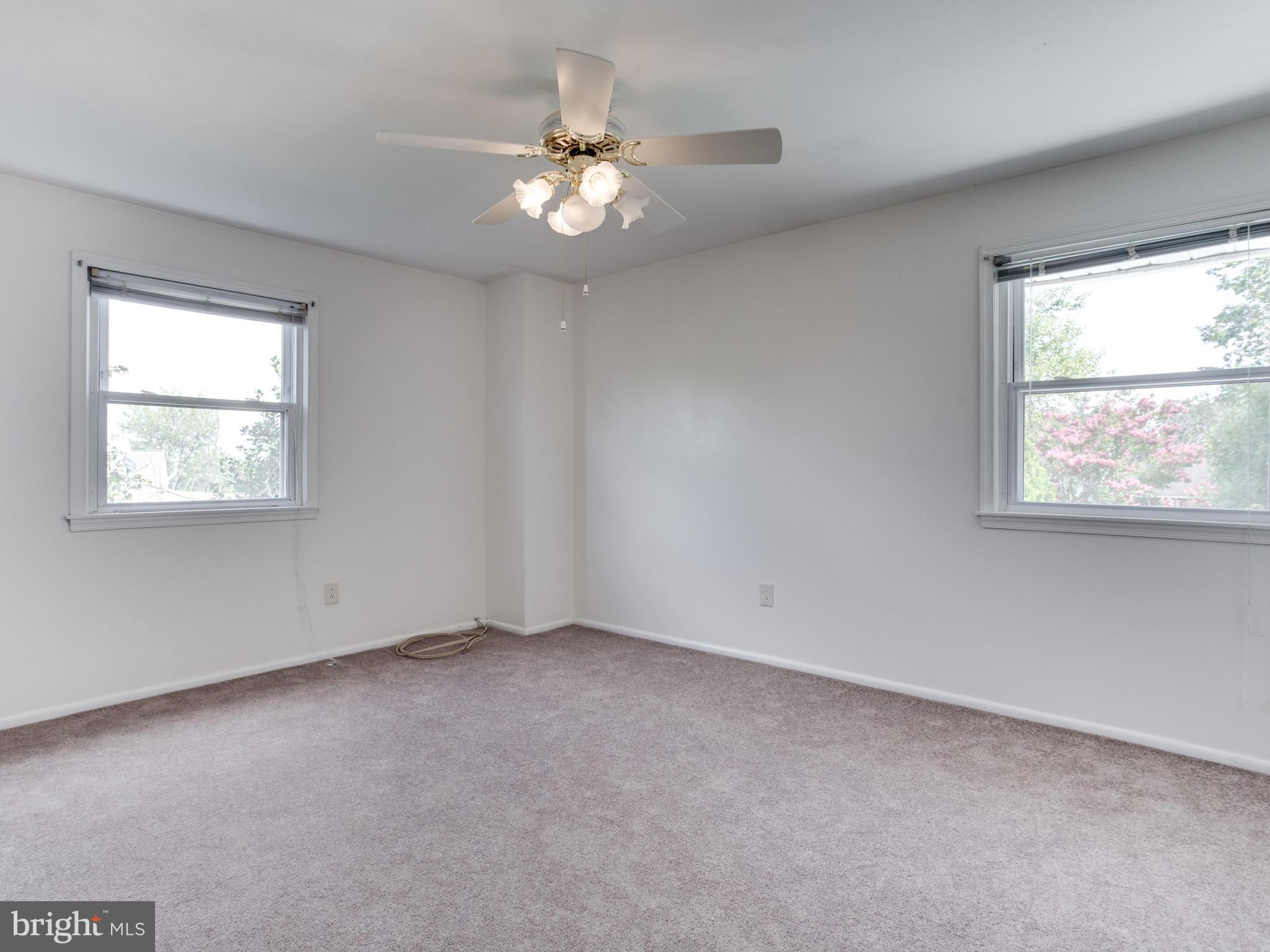 CALVERTON - Residential