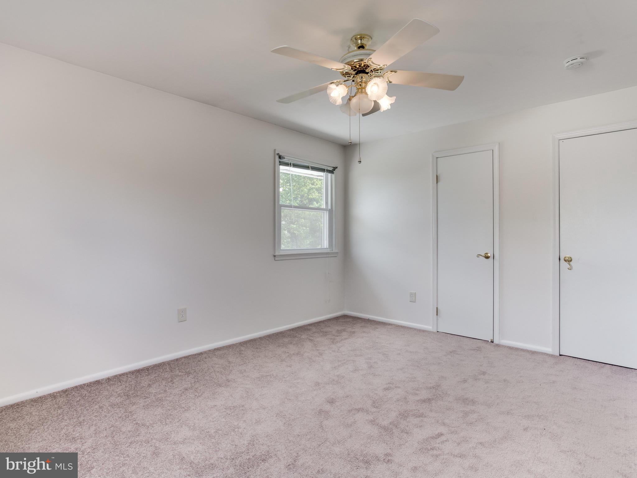 CALVERTON - Residential