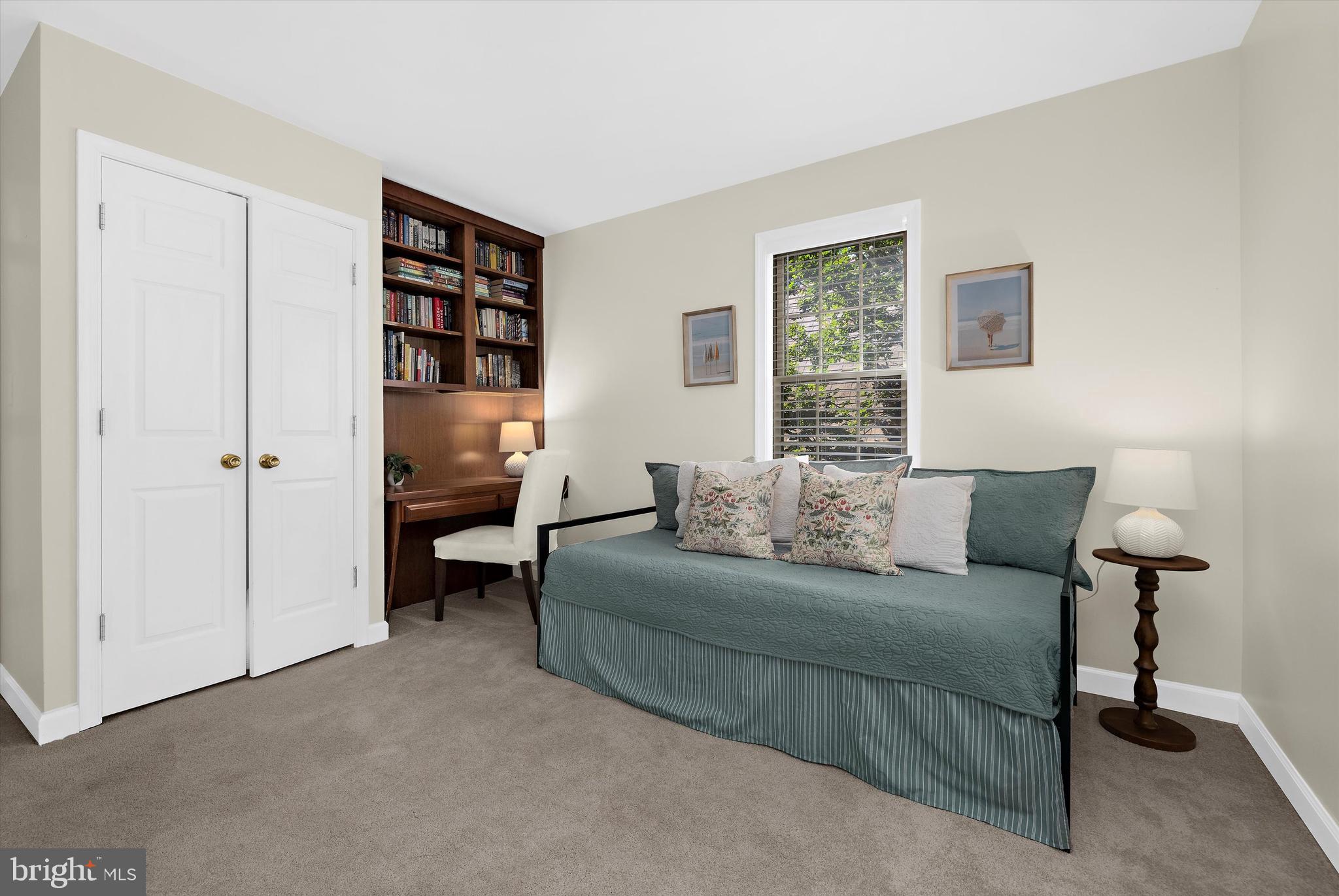 HARBOR HILLS - Residential