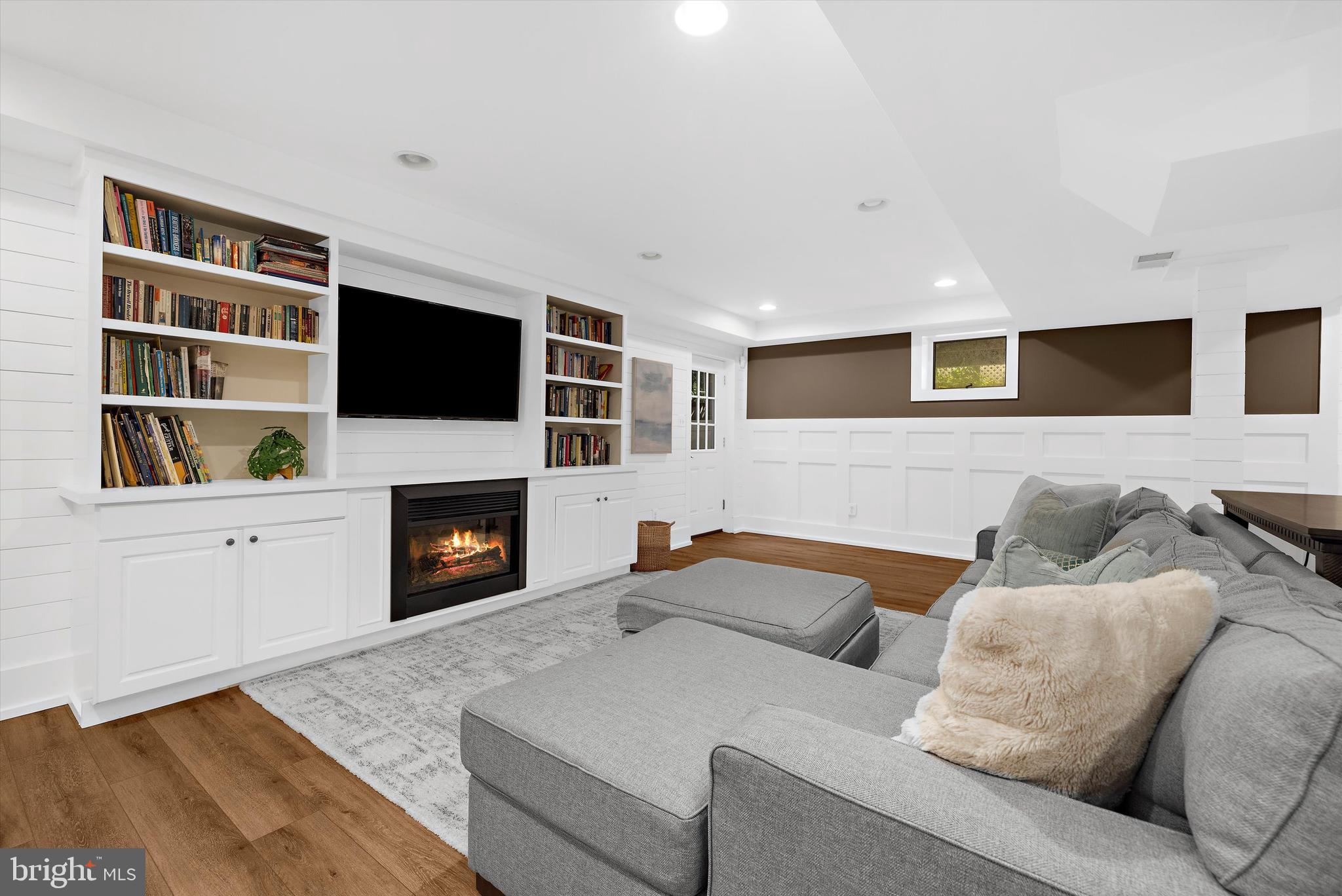 HARBOR HILLS - Residential