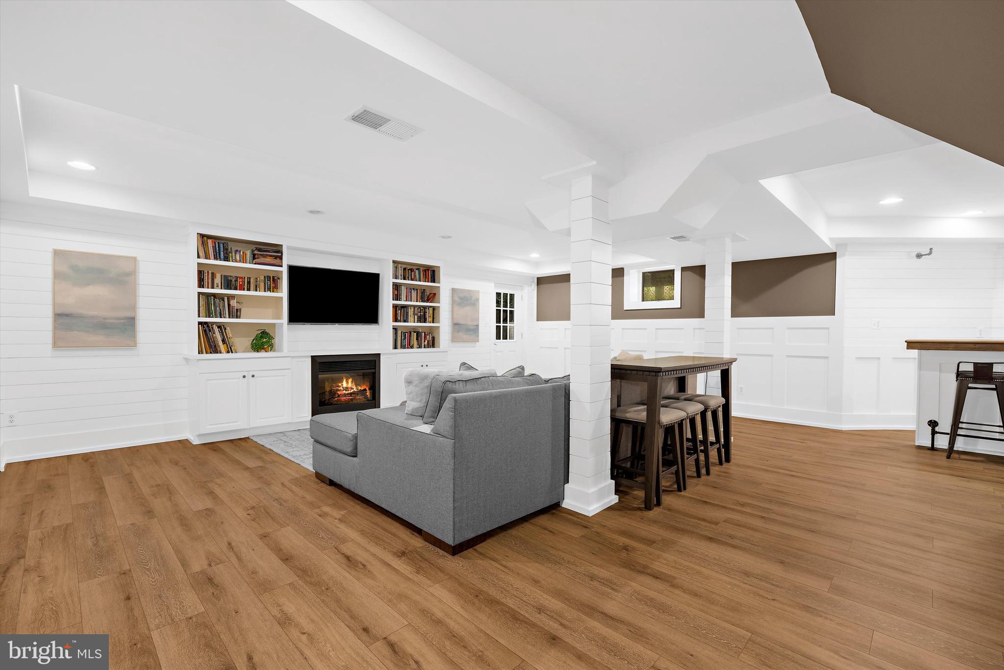 HARBOR HILLS - Residential