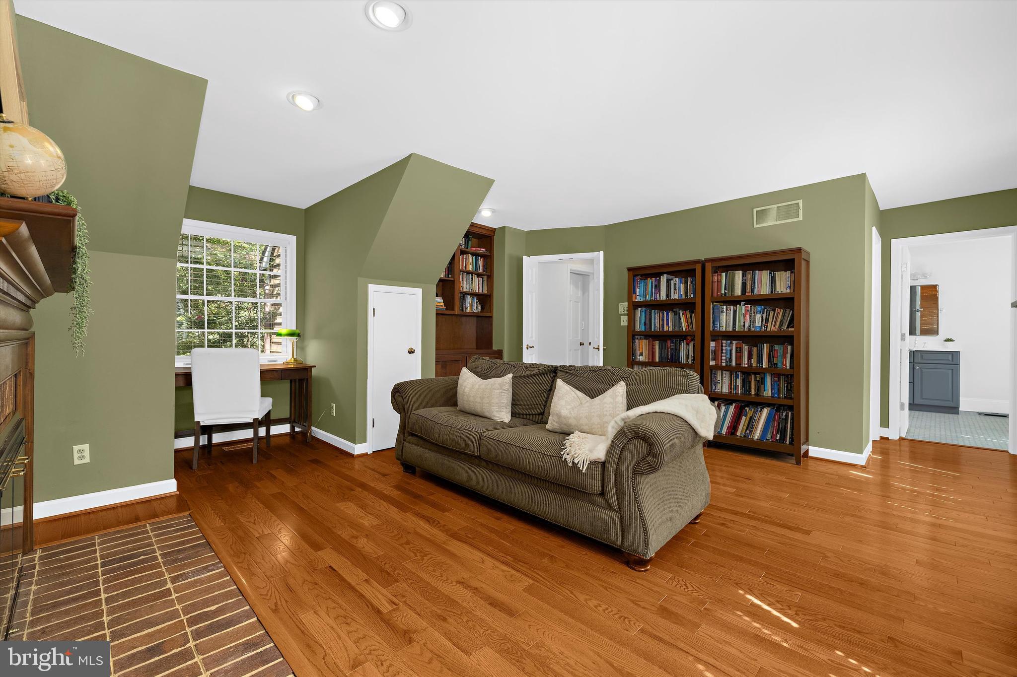 HARBOR HILLS - Residential