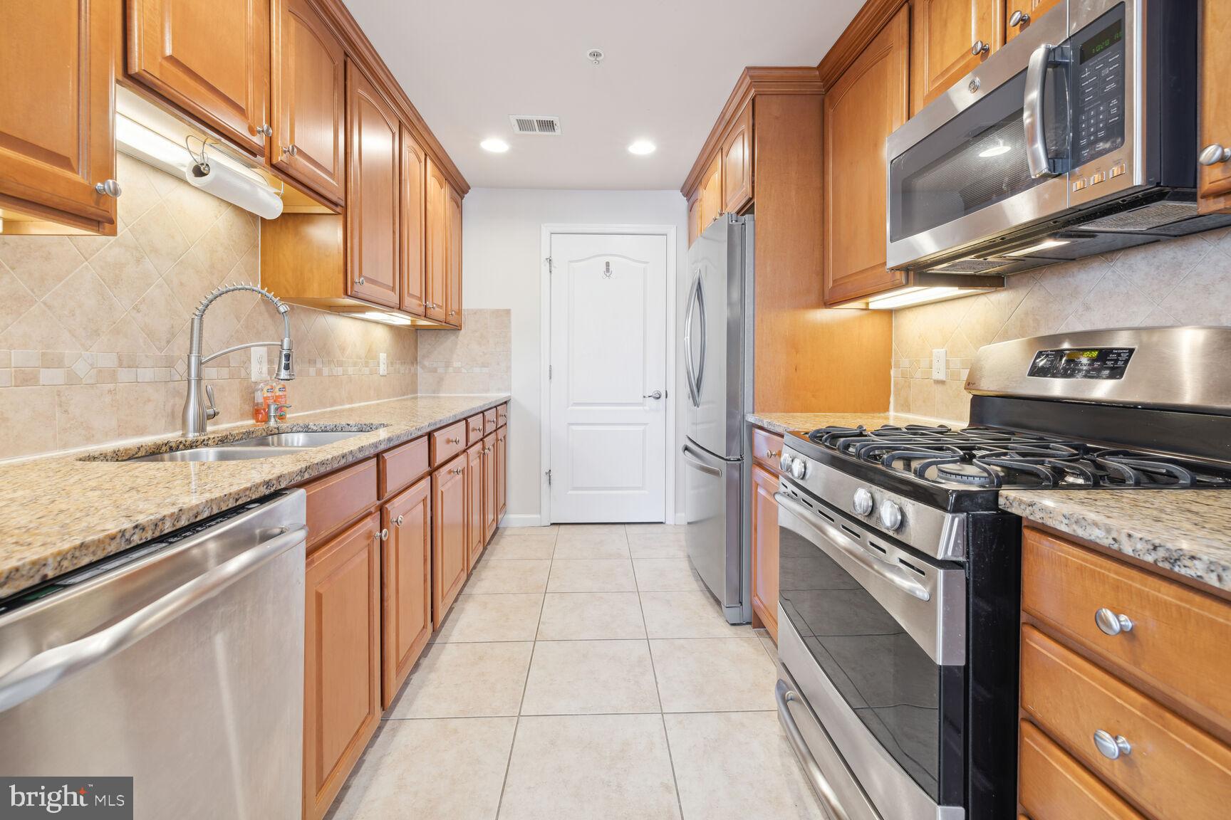 GATEWAY COMMONS - Residential