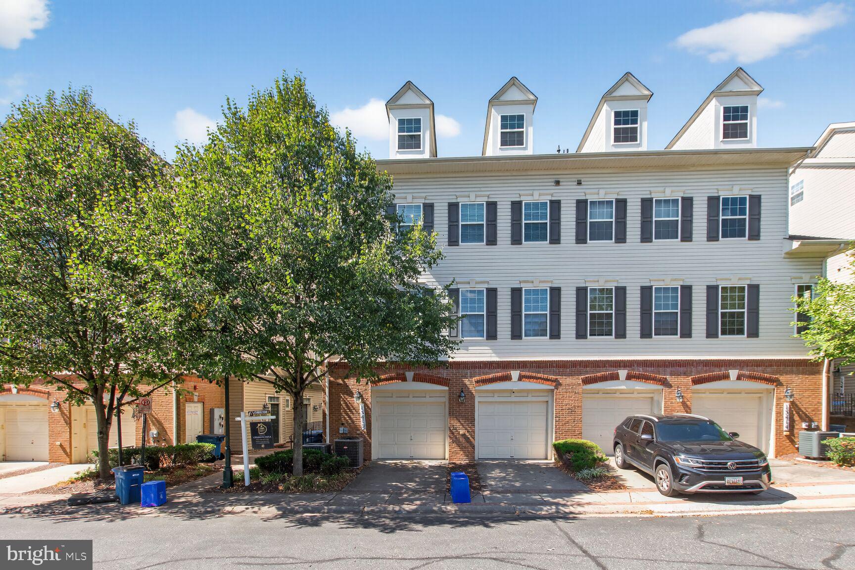 GATEWAY COMMONS - Residential