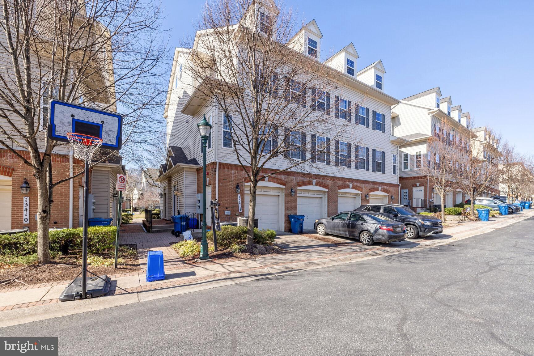 GATEWAY COMMONS - Residential