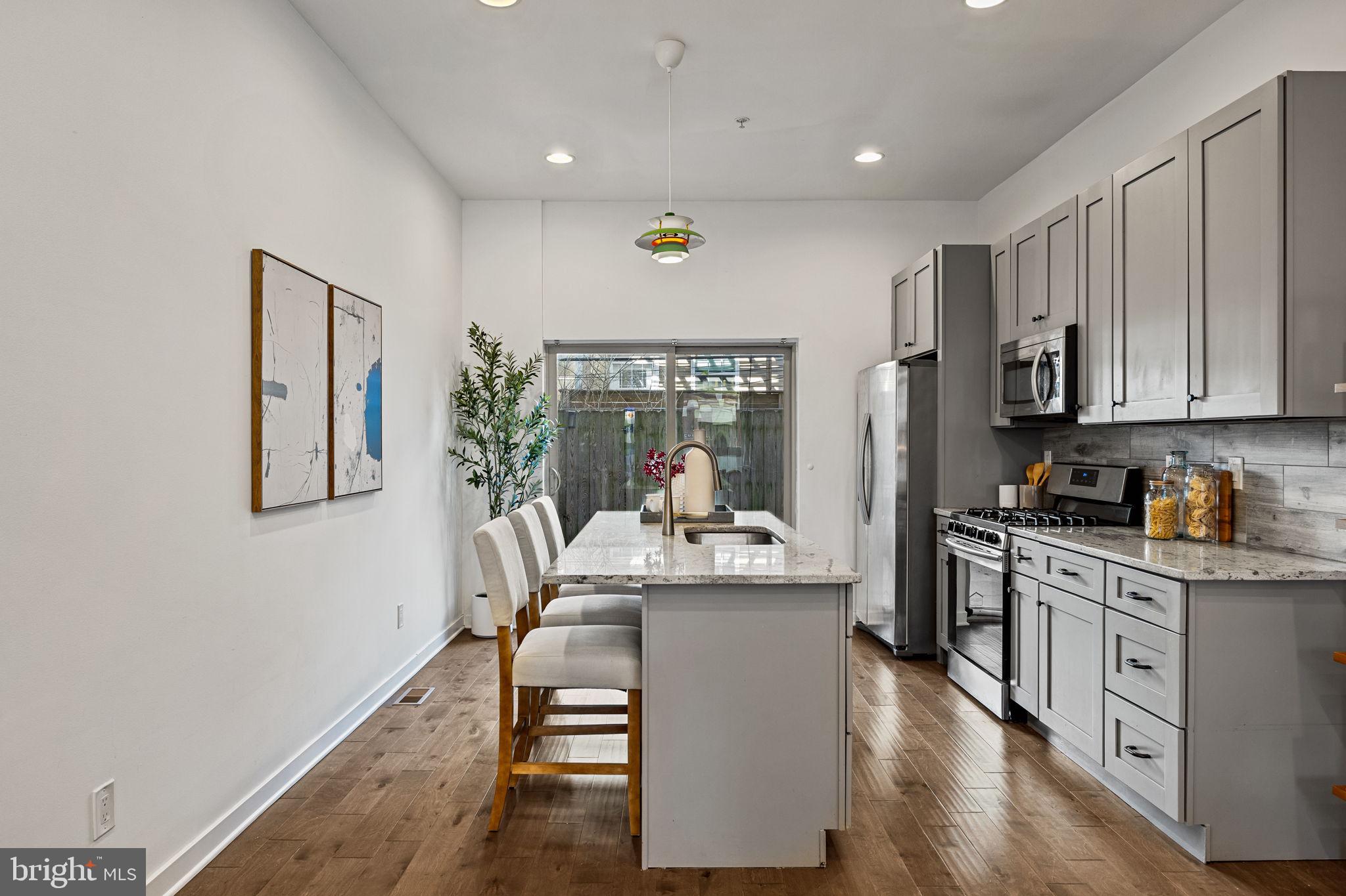 POINT BREEZE - Residential