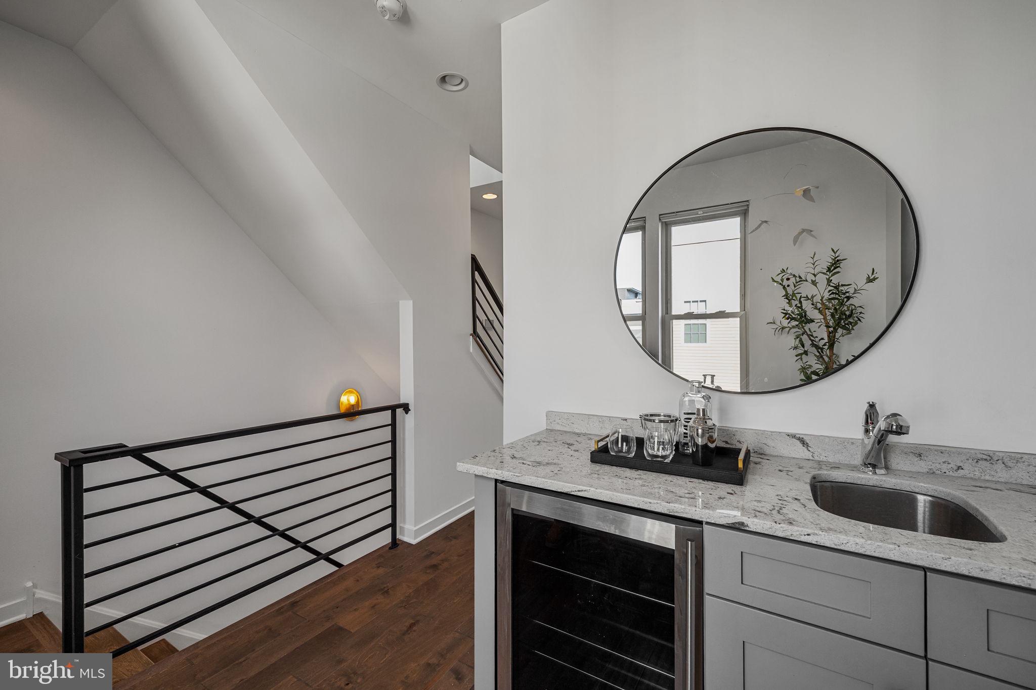 POINT BREEZE - Residential