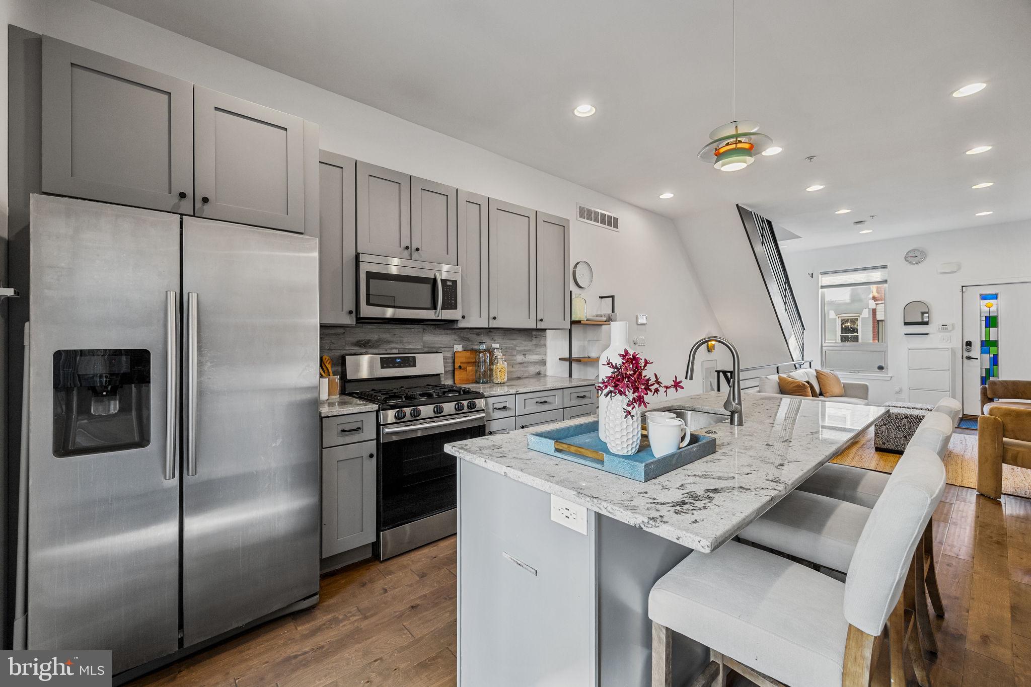 POINT BREEZE - Residential