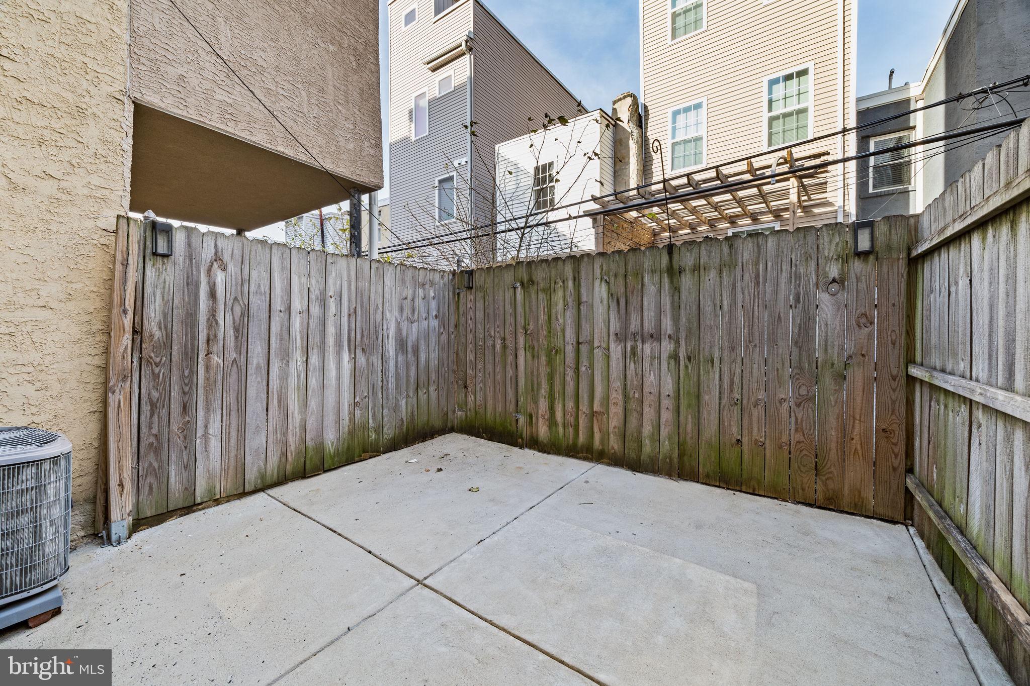 POINT BREEZE - Residential