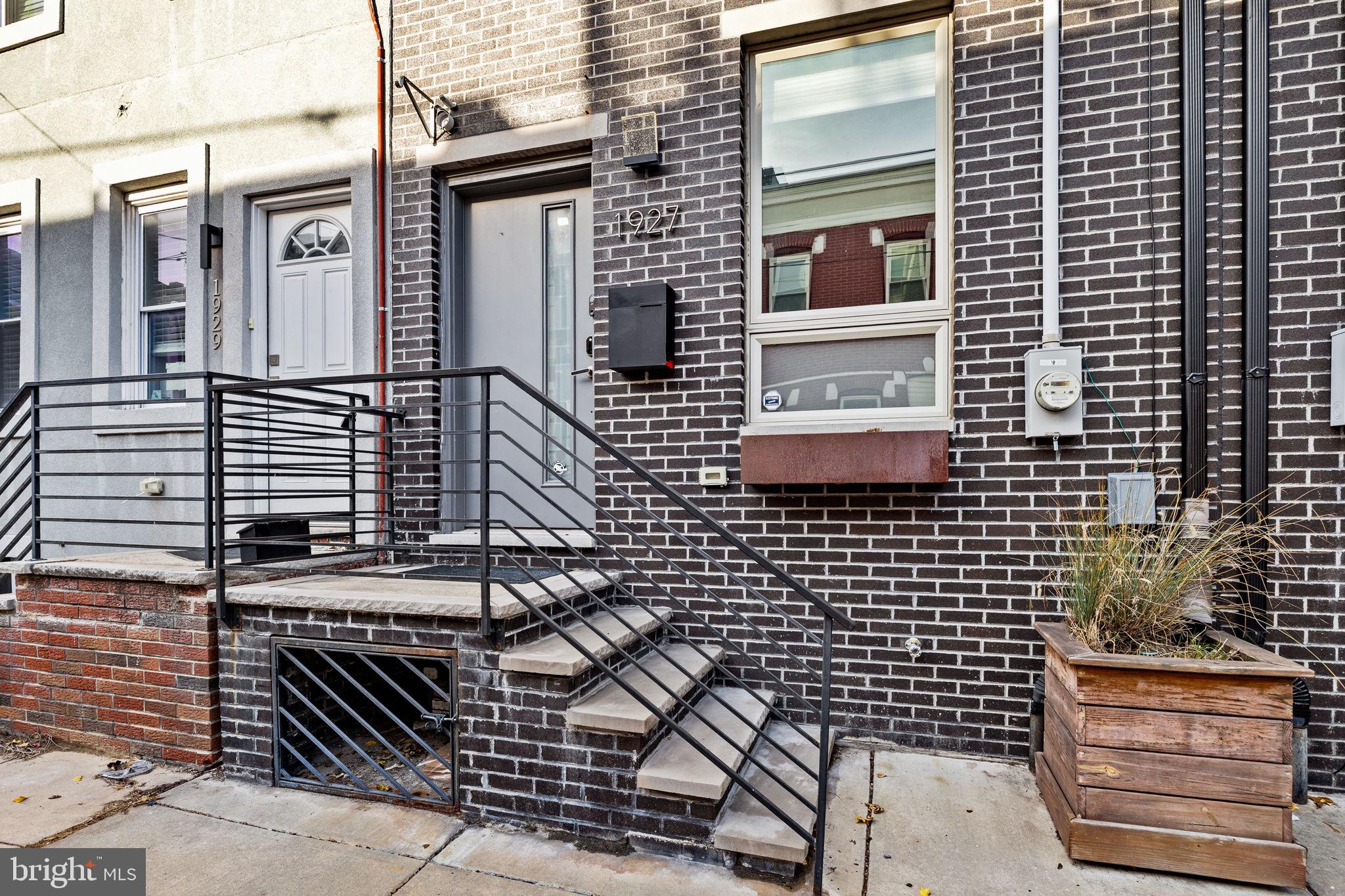 POINT BREEZE - Residential