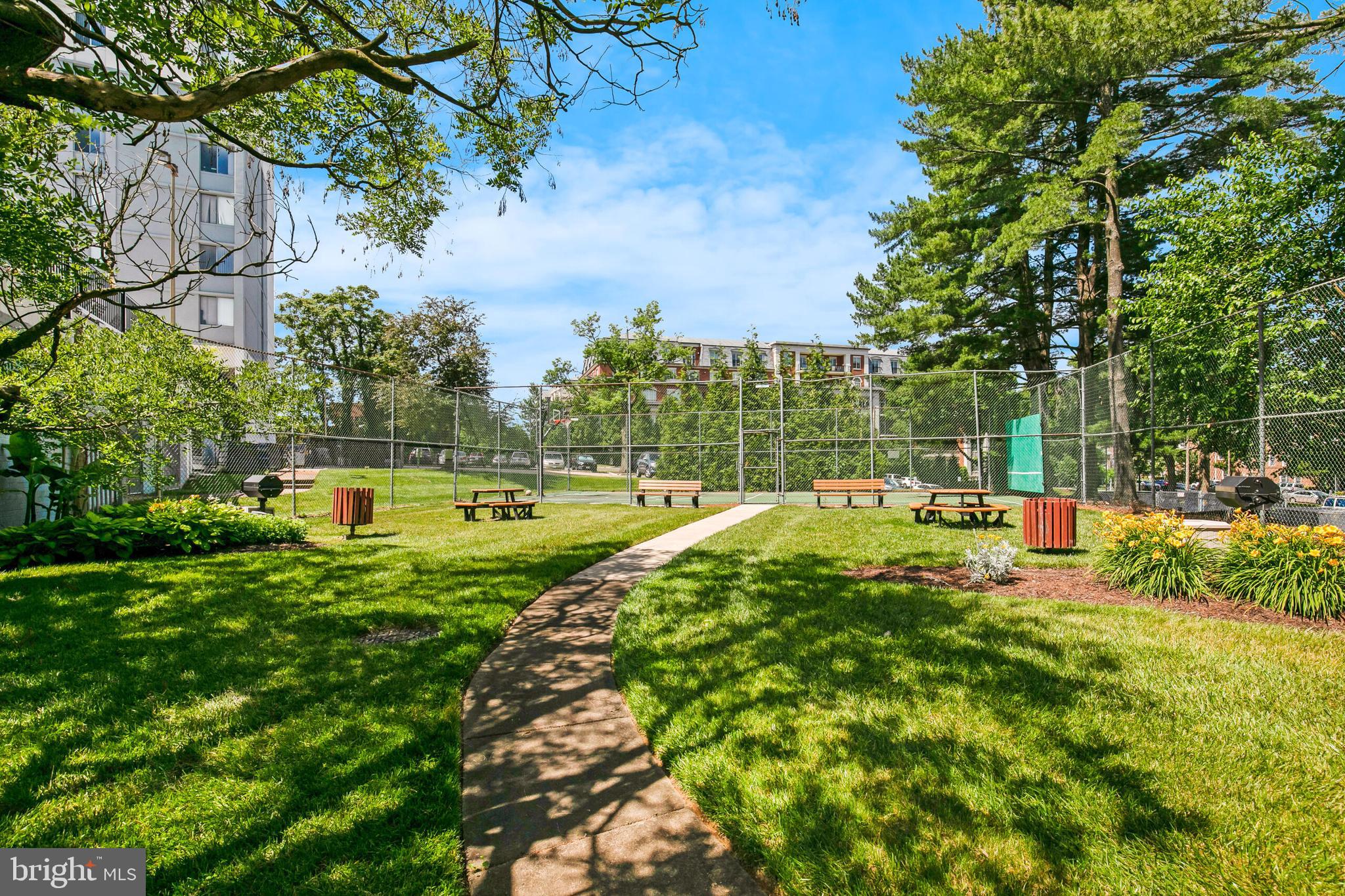 MCLEAN HOUSE - Residential