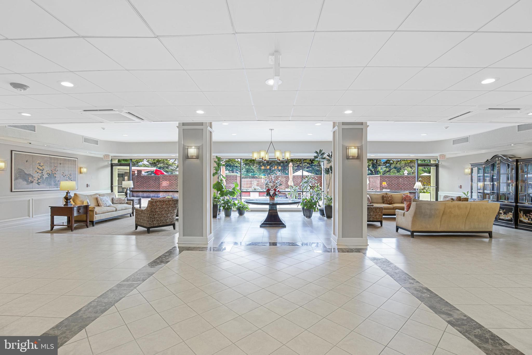 MCLEAN HOUSE - Residential