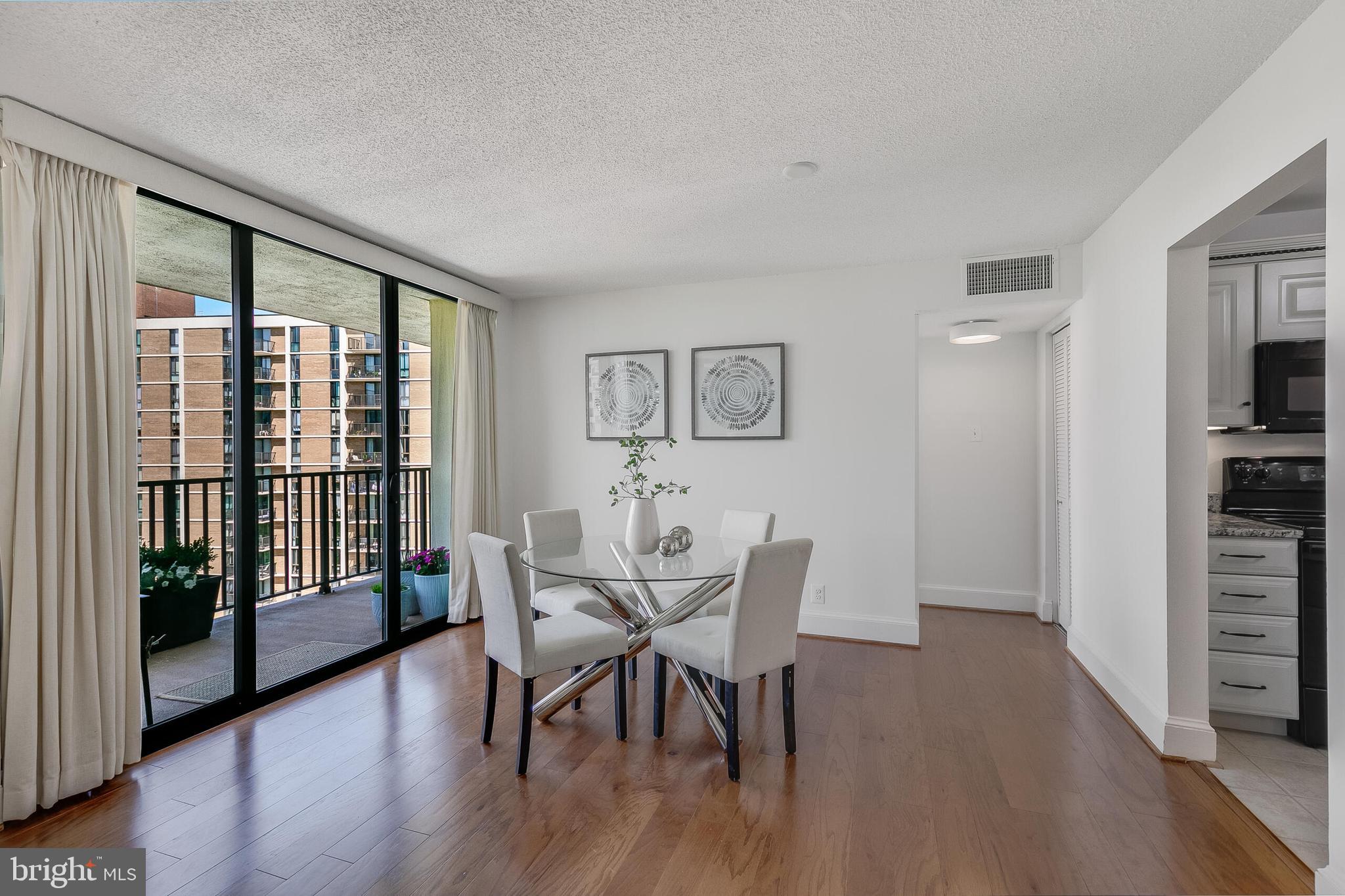 MCLEAN HOUSE - Residential