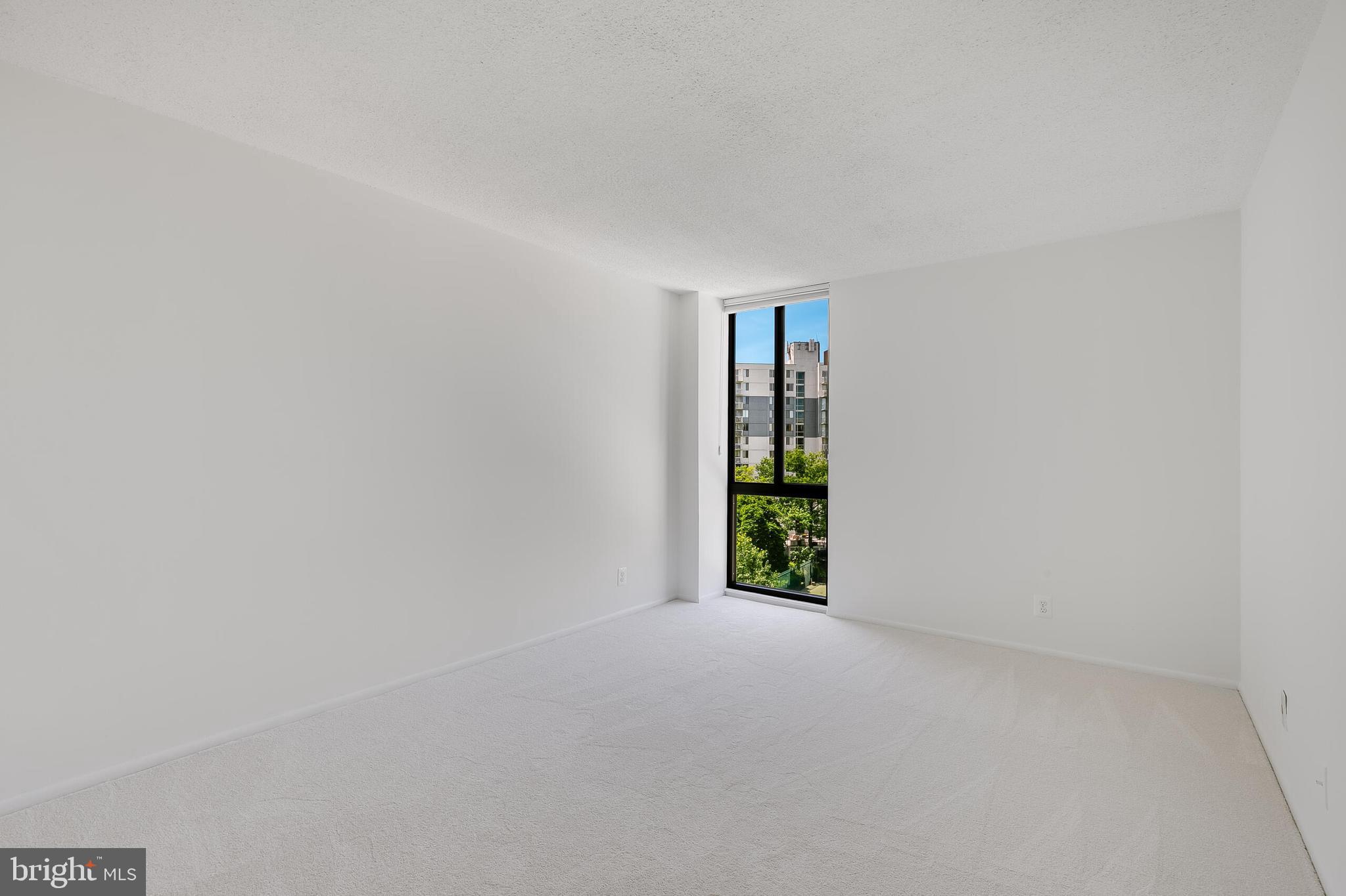 MCLEAN HOUSE - Residential