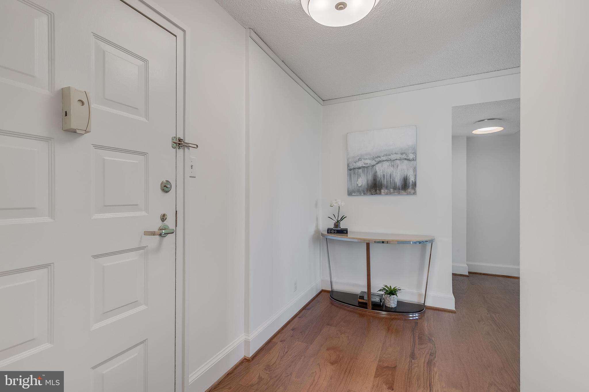 MCLEAN HOUSE - Residential